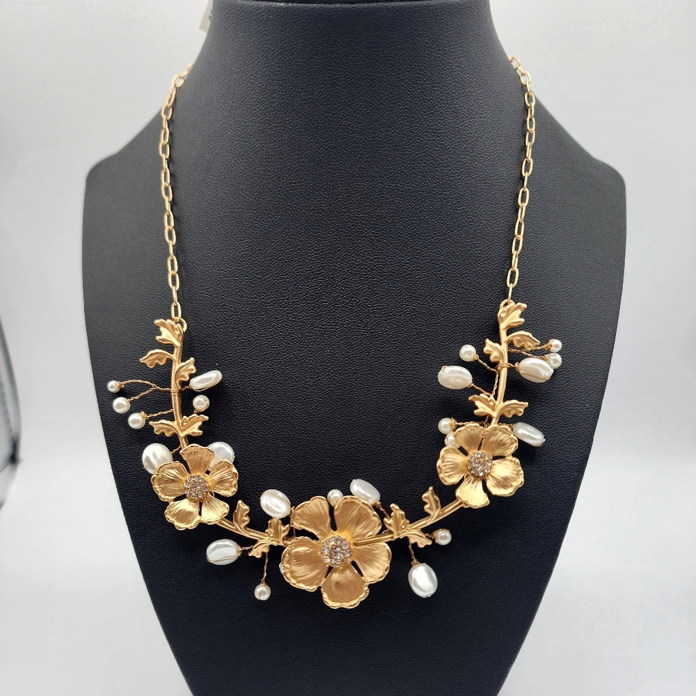 NWT Borrowed & Blue by Southern Living Gold floral and pearl necklace